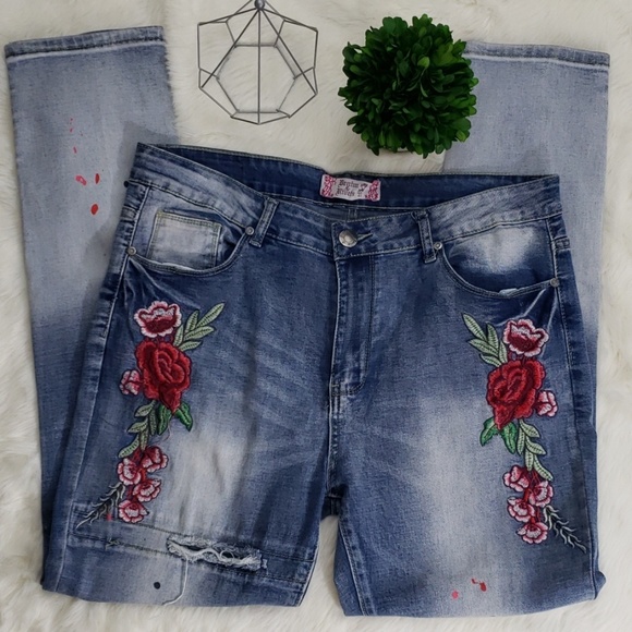 denim & rivets Denim - FLORAL EMBROIDERED DISTRESSED SKINNY JEANS